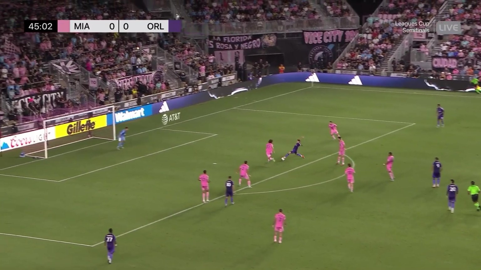 打破僵局！法尔肯解围失误，帕萨利奇抽射破门