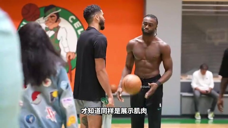 同样是秀肌肉，CBA球员和NBA球员差距有多大？-