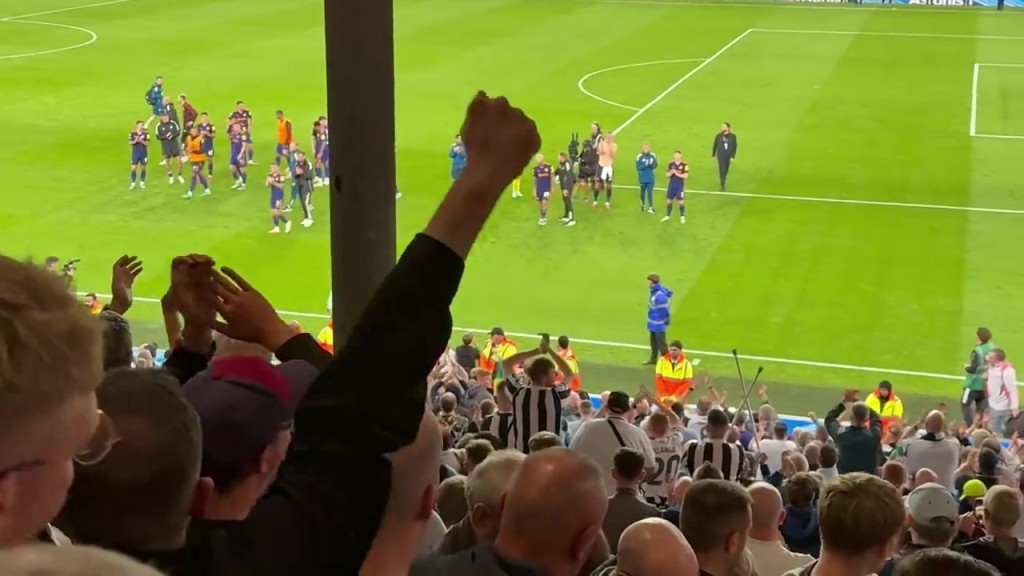 辱骂不断！纽卡球迷赛后高唱伊萨克“混蛋”