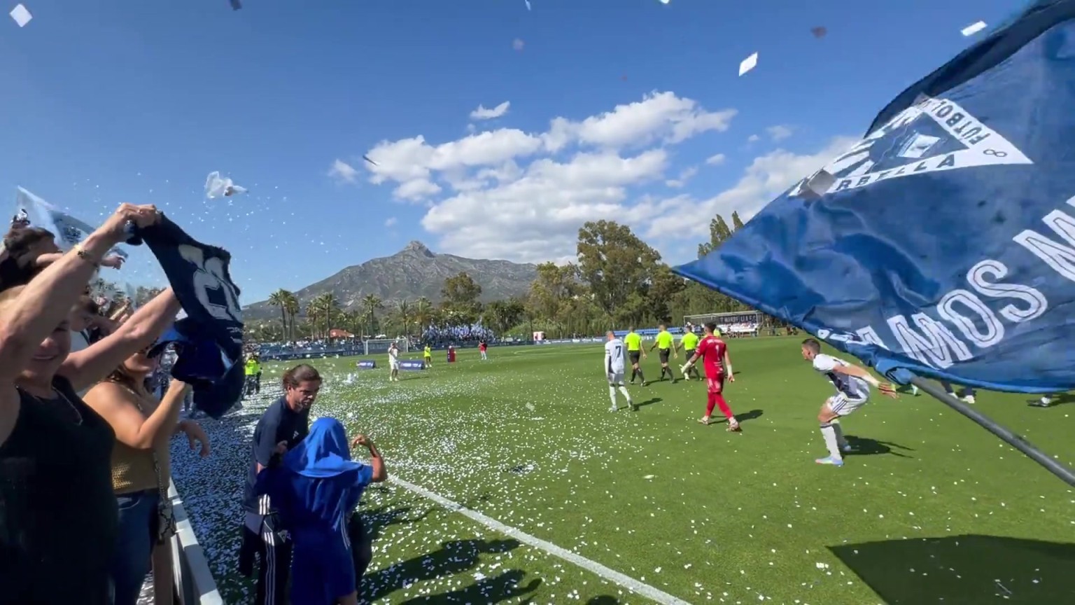 杜月徵这能力想留在西班牙基本不可能，相比国青几个中锋都没优势