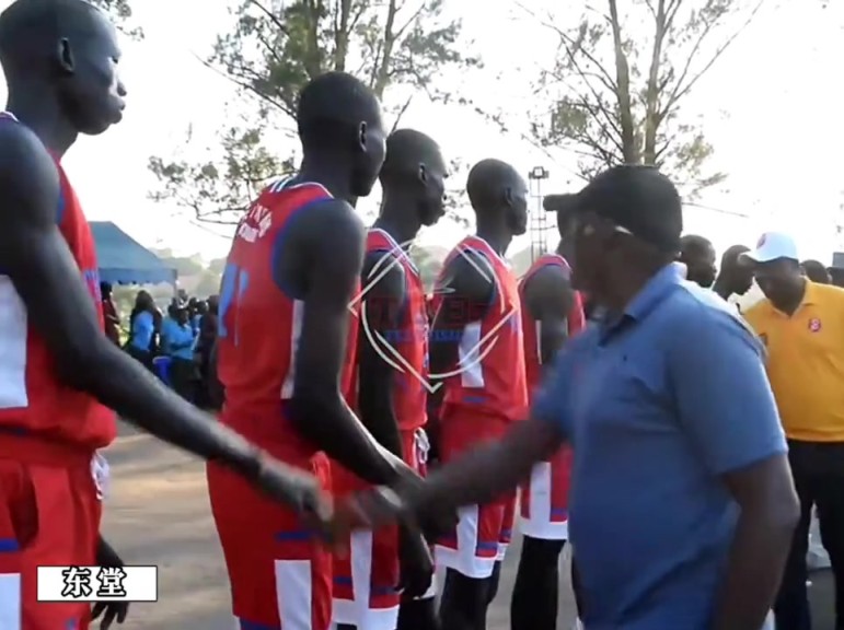 文班批发市场！已知最高族群！南苏丹球场全是210-220巨人