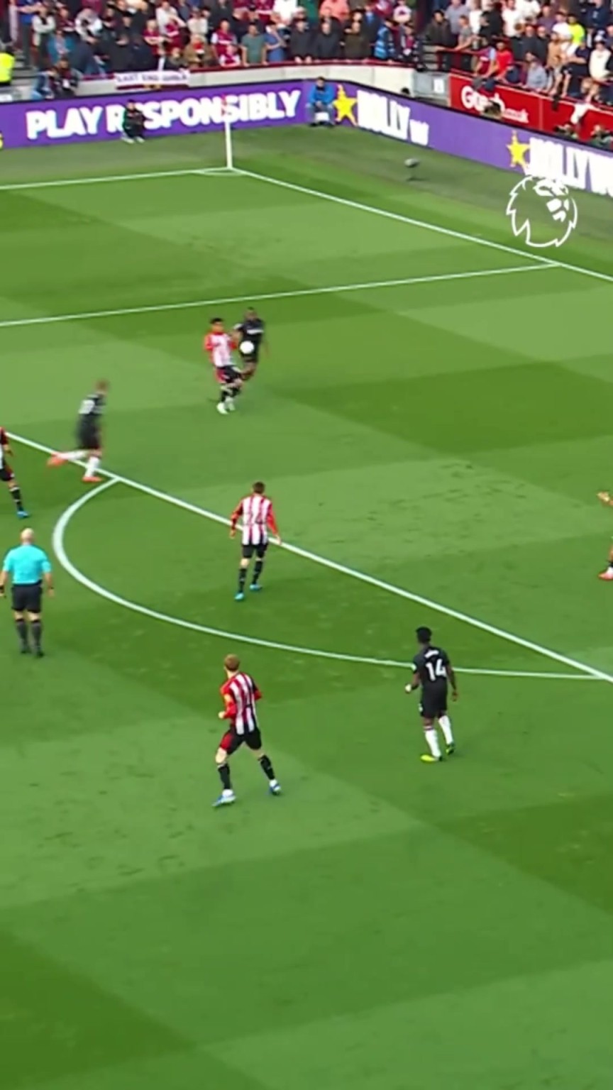 太惊人了！姆伯莫两记不讲道理的进球！