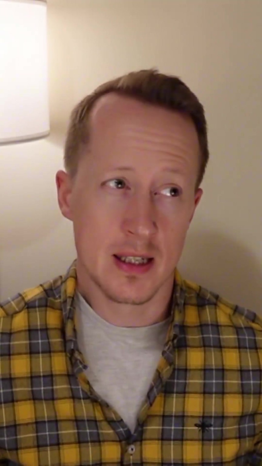 英国博主：国足U22场地是真菜地，拜合拉木和向余望不能齐上