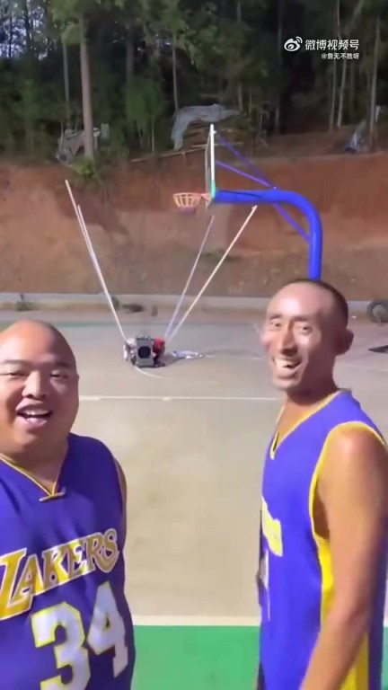 贵州版本的OK组合，这两人流量也是相当火爆