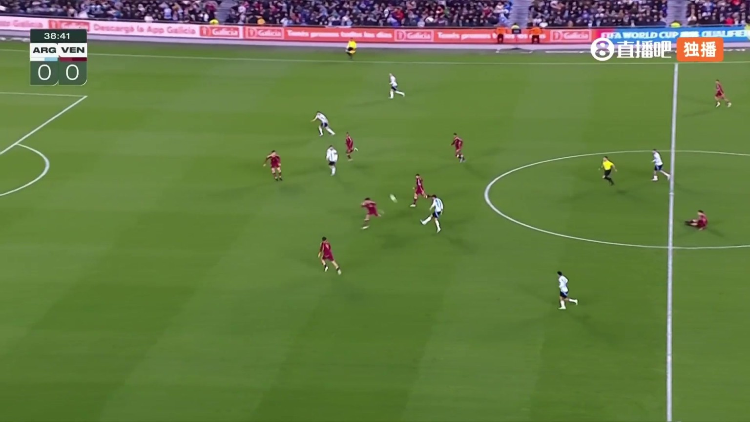 梅西挑射破门！帕雷德斯外脚背挑传小蜘蛛，小蜘蛛禁区内无私助攻