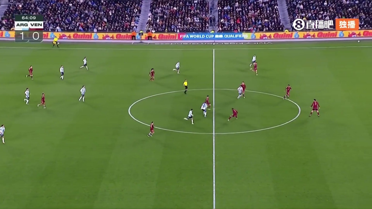 梅西神级直塞造单刀！冈萨雷斯生吃后卫单刀赴会，但射术堪忧