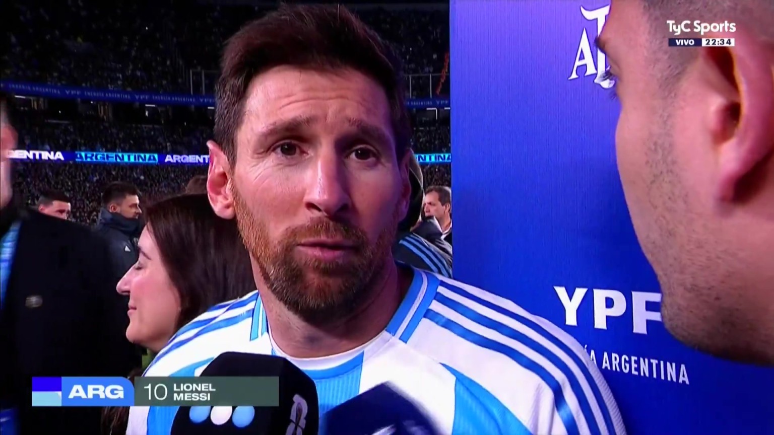 梅西赛后有力声明：很明显今天本土最后一场，因为这里有积分拿！