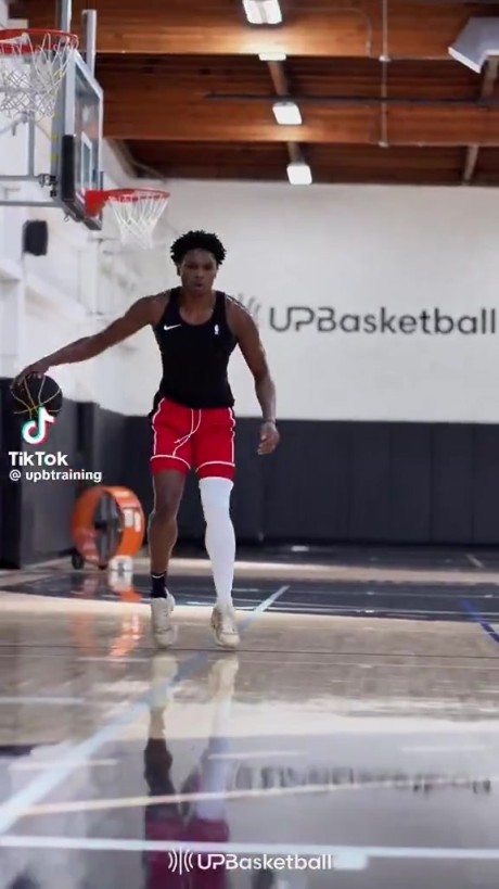 阿门休赛期练习运球&罚篮，这两项技术确实需要加强啊！