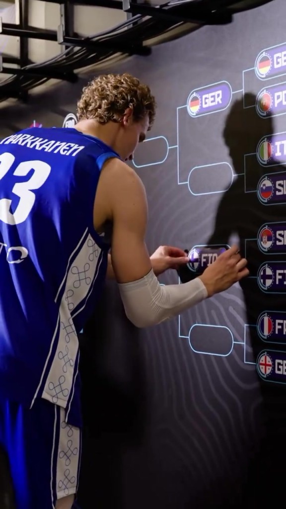 亲手淘汰塞尔维亚！马尔卡宁把芬兰国旗贴在8强对阵图上